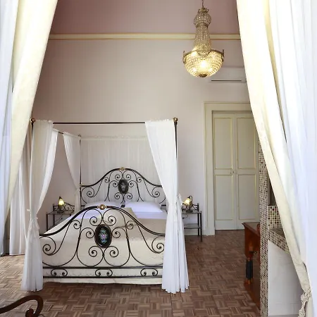Persone Palace