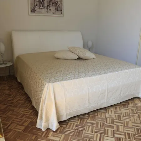 Persone Palace Нардо